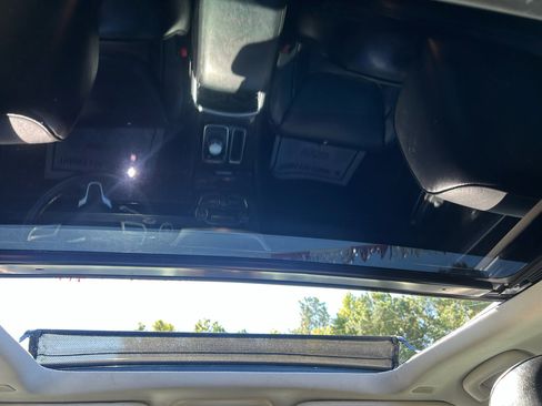 Used 2019 Chrysler 300 Limited image 27