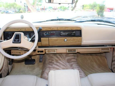 Used 1990 Jeep Grand Wagoneer image 7