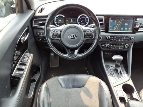 Used 2017 Kia Niro FWD image 11