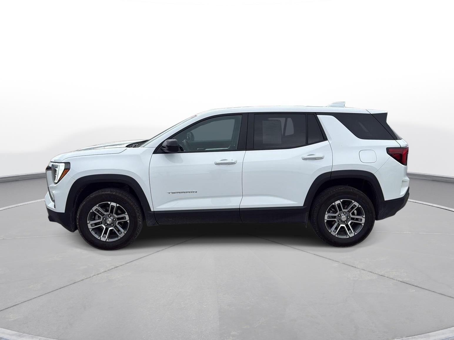 Used 2026 GMC Terrain Elevation FWD image 3