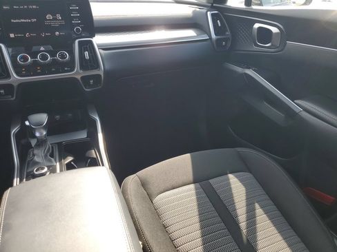 Certified 2023 Kia Sorento LX AWD/4WD image 21