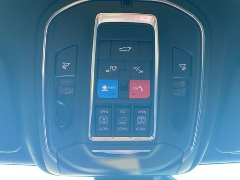 New 2025 Jeep Grand Cherokee Limited image 34