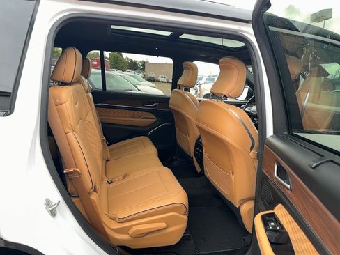 Used 2022 Jeep Grand Cherokee L Summit w/ Advanced Protech Group IV AWD/4WD image 26