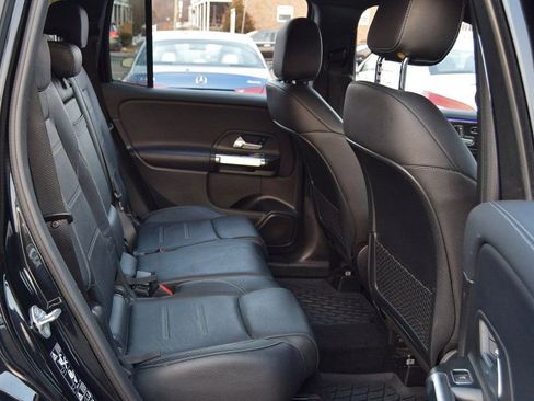 Used 2021 Mercedes-Benz GLB 250 4MATIC w/ AMG Line image 32