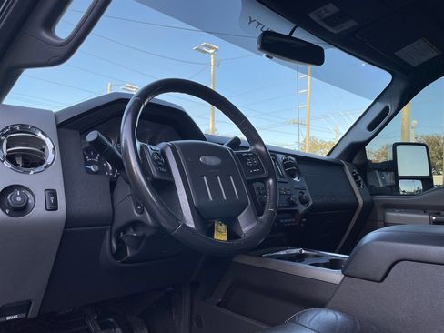 Used 2011 Ford F250 Lariat w/ Lariat Interior Pkg image 14