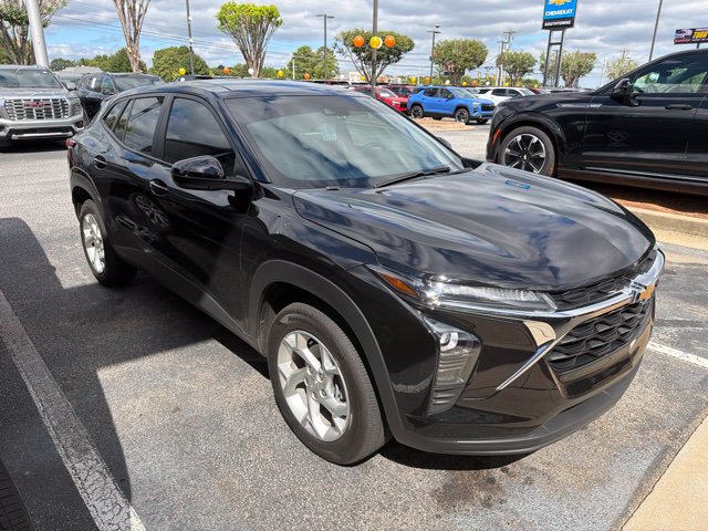 Used 2026 Chevrolet Trax LS w/ LS Convenience Package FWD image 1