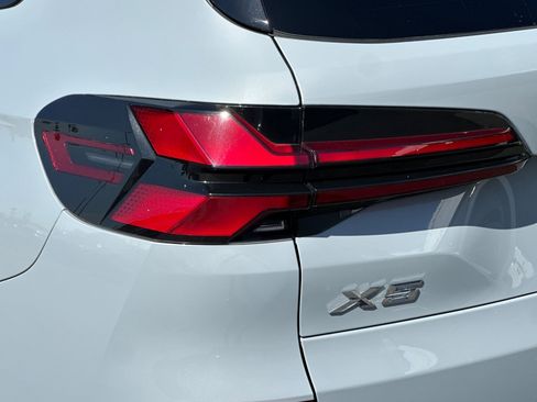 Used 2024 BMW X5 xDrive40i w/ M Sport Package AWD/4WD image 27