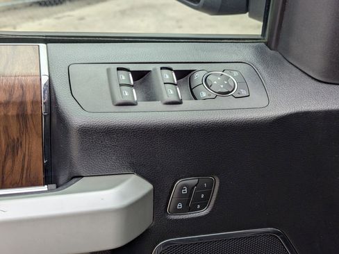 Used 2020 Ford F150 Lariat image 12