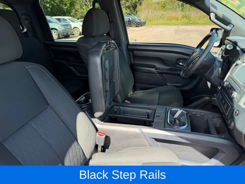 Used 2018 Nissan Titan SV w/ SV Convenience Package AWD/4WD image 39