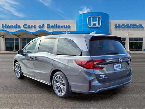 New 2026 Honda Odyssey Touring image 3