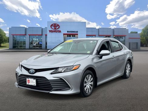 Used 2024 Toyota Camry LE FWD image 1
