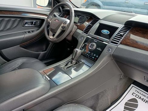 Used 2018 Ford Taurus Limited FWD image 17