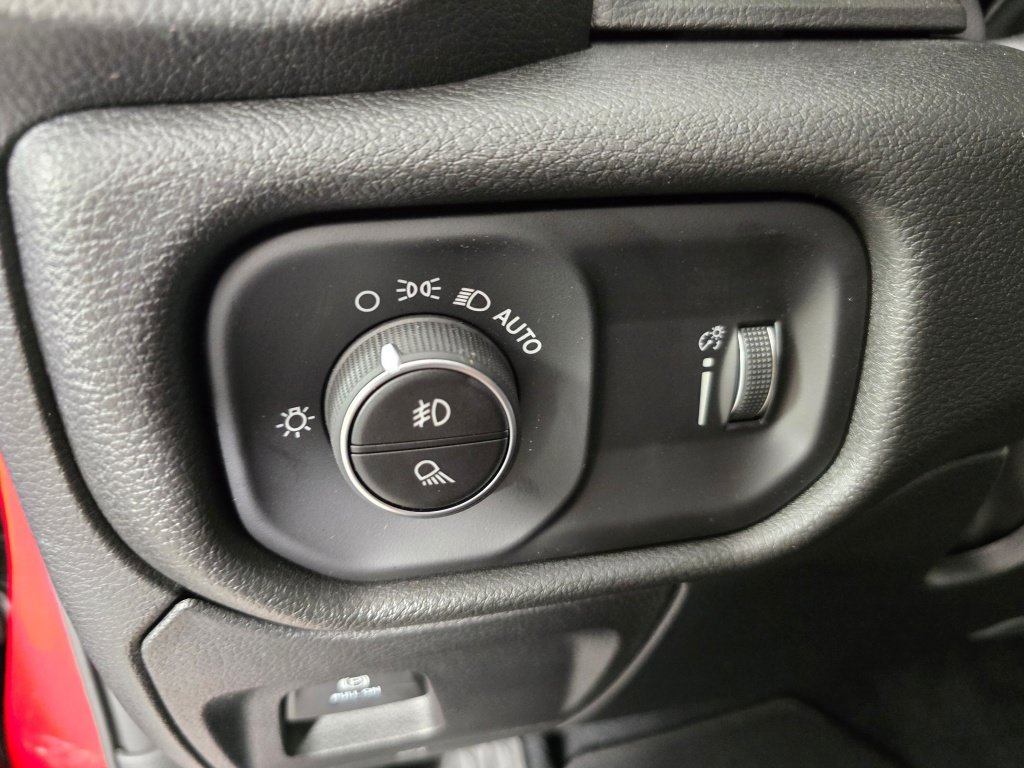 New 2026 RAM 1500 Express AWD/4WD image 24