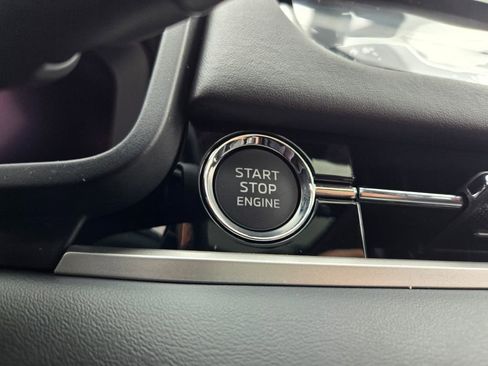 New 2025 Mitsubishi Outlander SE image 22