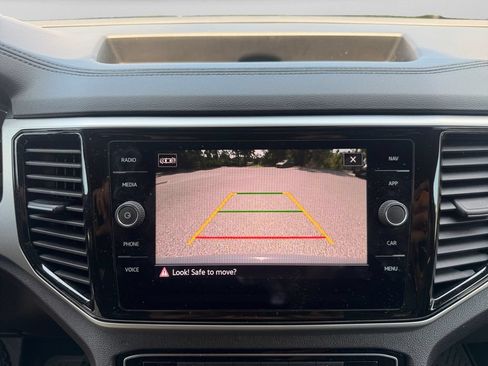Used 2023 Volkswagen Atlas Cross Sport SEL AWD/4WD image 16