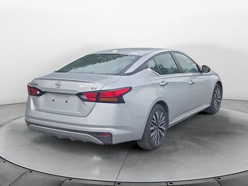 Used 2024 Nissan Altima 2.5 SV FWD image 5