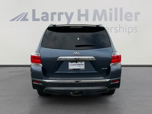 Used 2013 Toyota Highlander 4WD w/ Cold Weather Pkg image 4