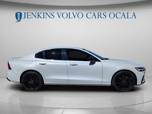 Used 2024 Volvo S60 B5 Plus w/ Climate Package FWD image 3