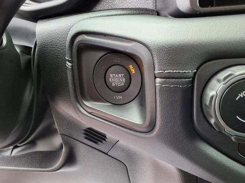 New 2025 Jeep Gladiator Rubicon w/ Convenience Group image 21