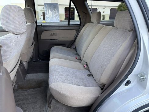 Used 2000 Toyota 4Runner SR5 image 16