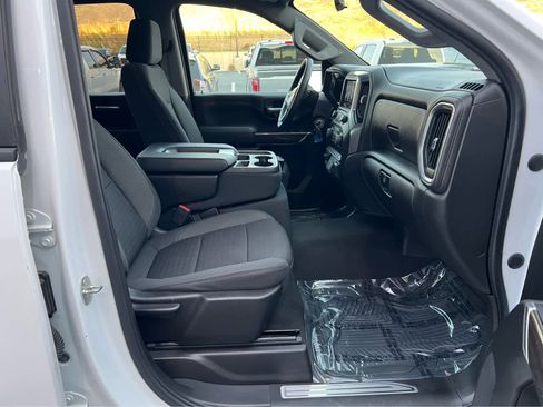 Used 2022 Chevrolet Silverado 2500 LT image 17