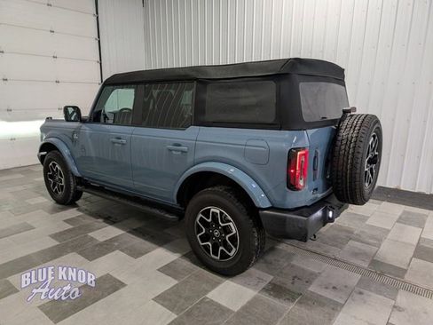 Used 2023 Ford Bronco Outer Banks AWD/4WD image 2