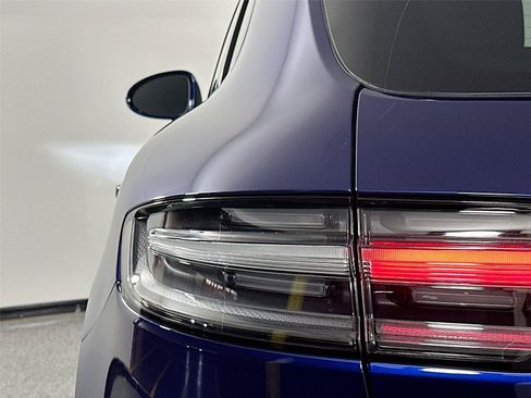 Certified 2026 Porsche Macan AWD/4WD image 16