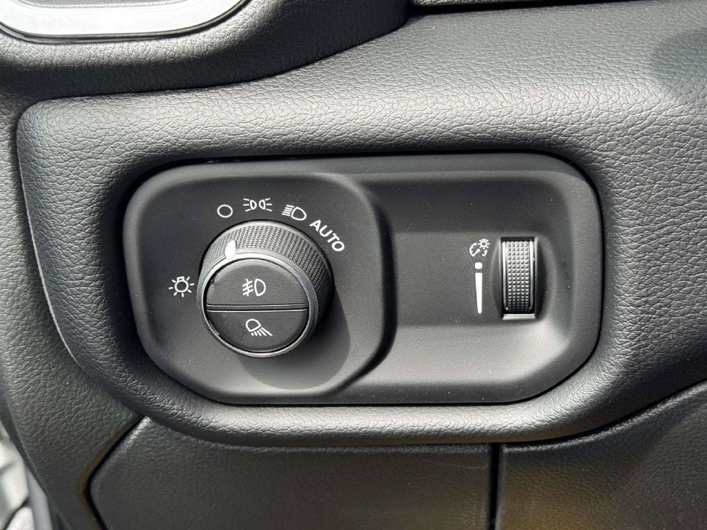 New 2026 RAM 3500 Big Horn AWD/4WD image 28