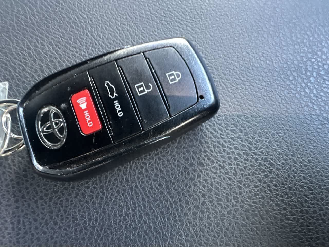Used 2025 Toyota Camry SE FWD image 28