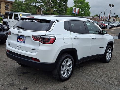 Used 2024 Jeep Compass Latitude AWD/4WD image 6