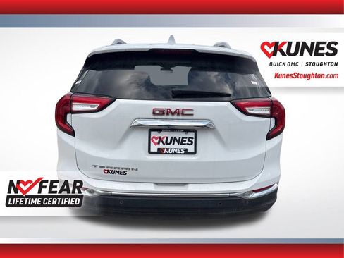 Used 2023 GMC Terrain SLT image 10