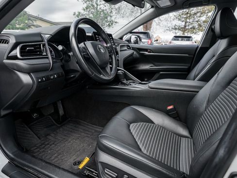 Used 2023 Toyota Camry SE image 11