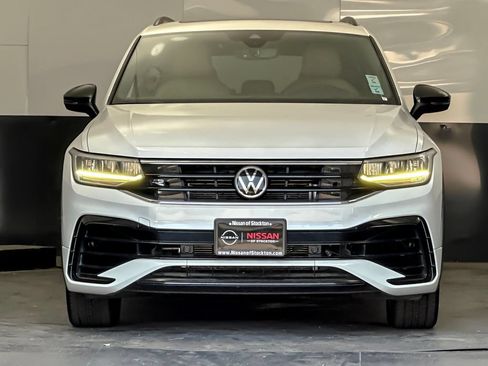 Used 2022 Volkswagen Tiguan SE R-Line FWD image 8