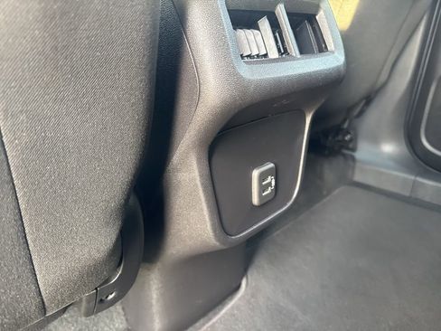 Used 2024 Chevrolet Equinox LT image 25