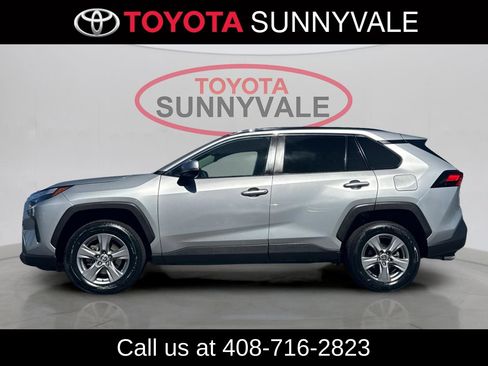 Used 2022 Toyota RAV4 XLE AWD/4WD image 7