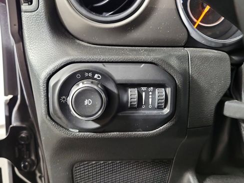 Used 2022 Jeep Wrangler Sport AWD/4WD image 13