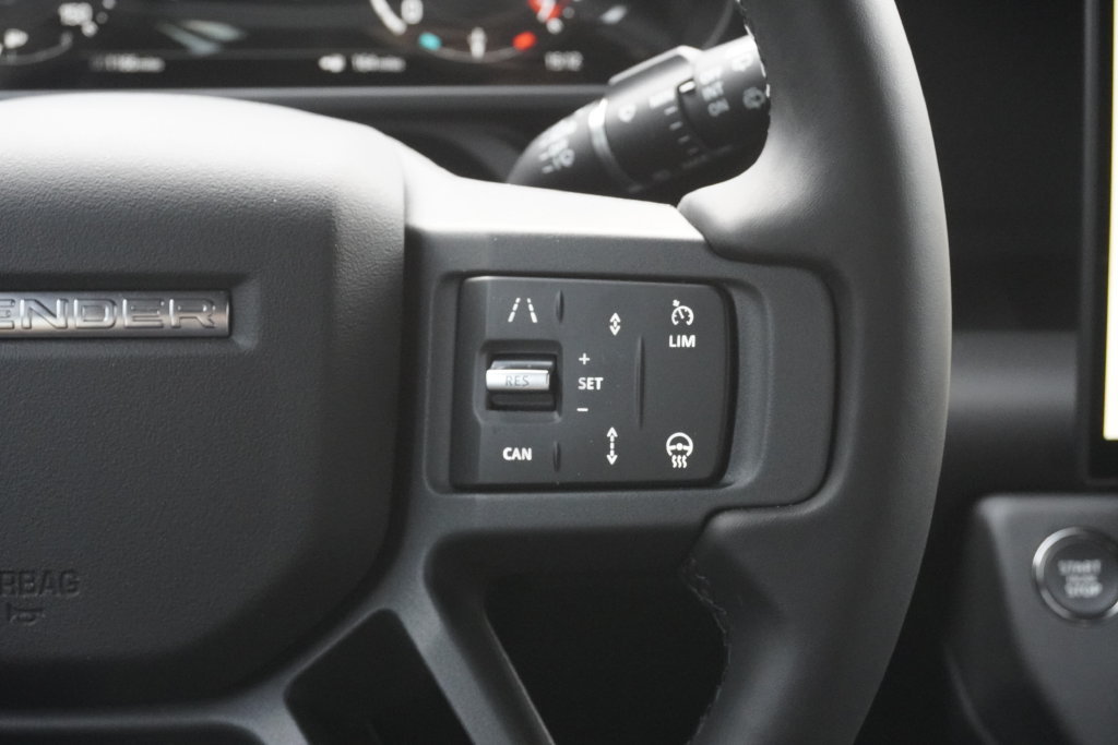 New 2026 Land Rover Defender 110 X-Dynamic SE AWD/4WD image 13