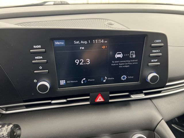 Used 2025 Hyundai Elantra SE FWD image 16