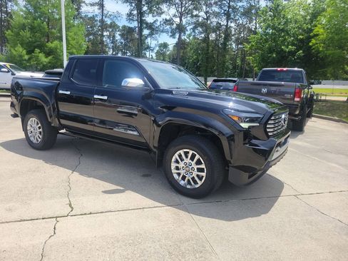 Used 2025 Toyota Tacoma 4x4 Double Cab Hybrid image 9