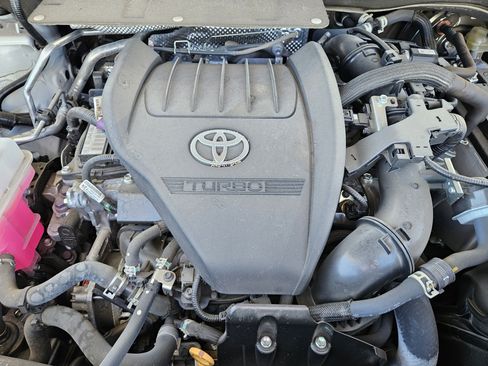 Used 2023 Toyota Highlander XLE image 32