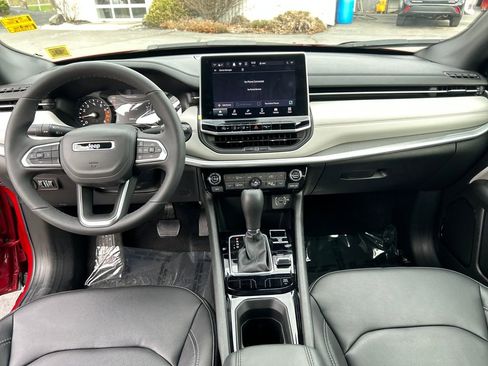 Used 2026 Jeep Compass Limited AWD/4WD image 21