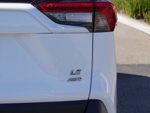 Used 2024 Toyota RAV4 LE image 10