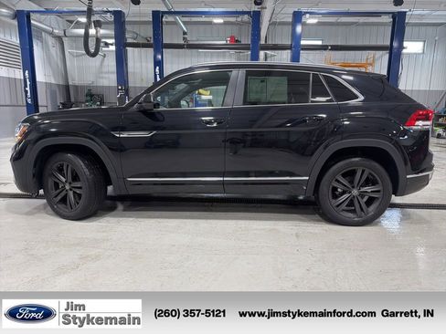 Used 2022 Volkswagen Atlas Cross Sport SEL R-Line image 4