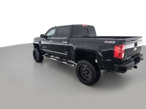 Used 2017 Chevrolet Silverado 1500 LTZ Z71 w/ LTZ Plus Package image 7