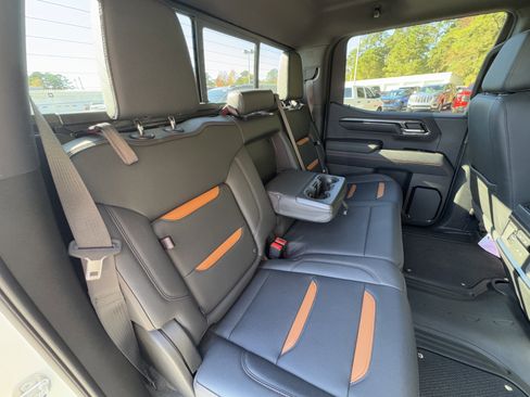 Used 2022 GMC Sierra 1500 AT4 w/ AT4 Premium Package image 15