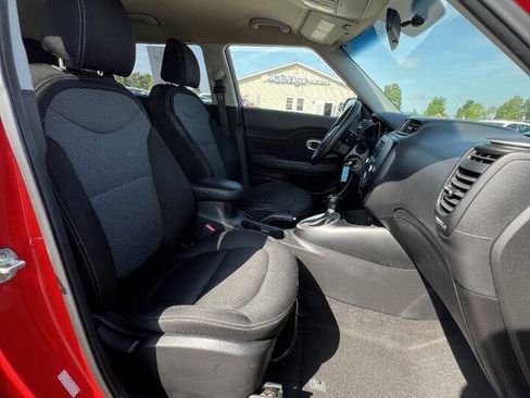 Used 2017 Kia Soul + w/ Designer's Package FWD image 18