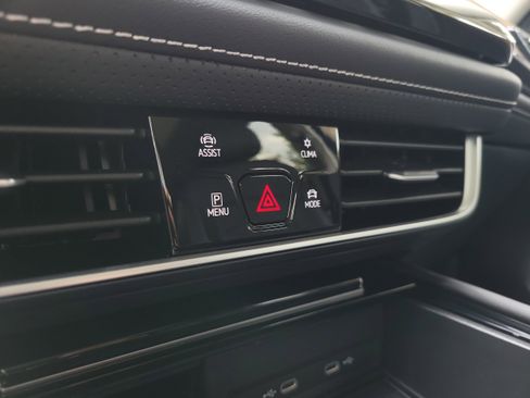 New 2026 Volkswagen Atlas SE FWD image 25