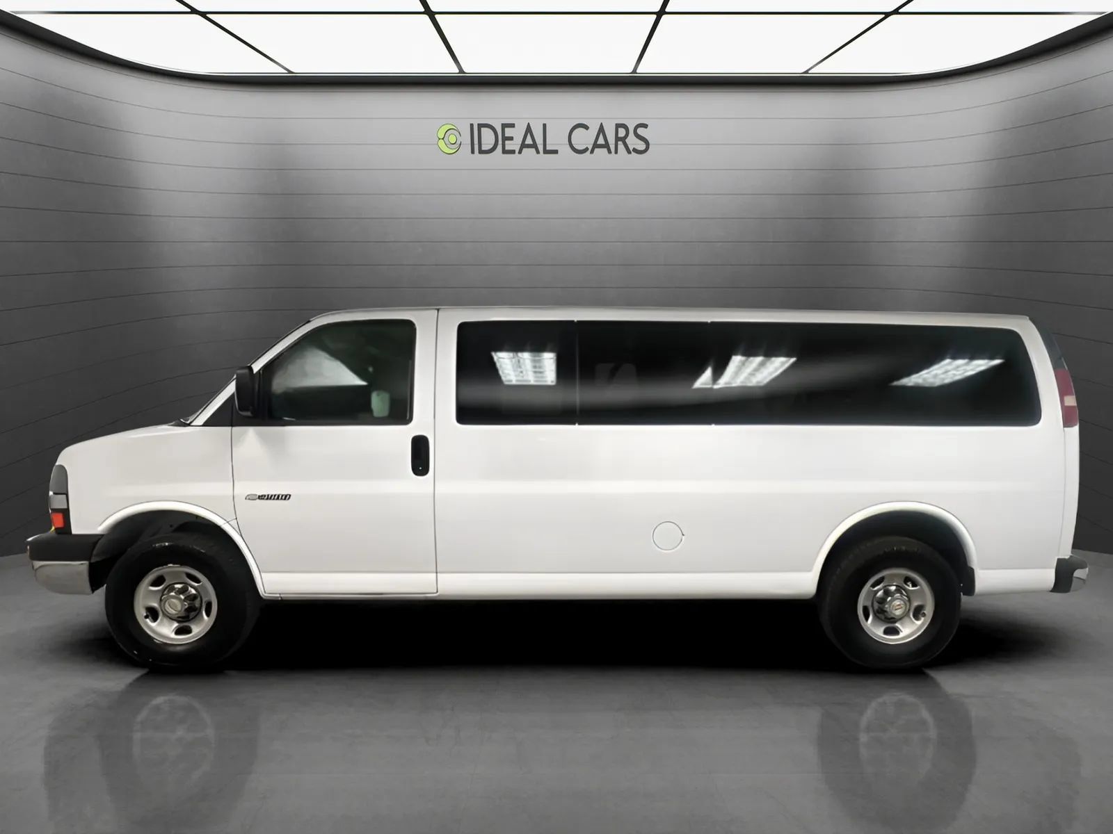 Used 2004 Chevrolet Express 3500 Extended Passenger w/ LS Preferred Equipment Group RWD image 8