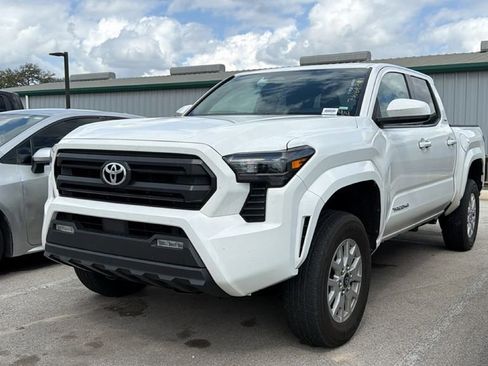 Used 2024 Toyota Tacoma SR5 RWD image 9