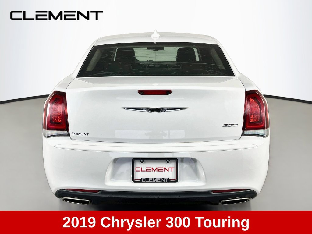 Used 2019 Chrysler 300 Touring w/ Sport Appearance Package RWD image 7